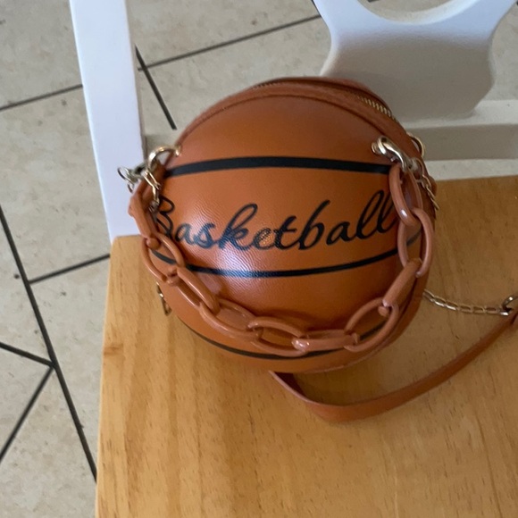 Basketball Themed Handbag - Picture 5 of 5